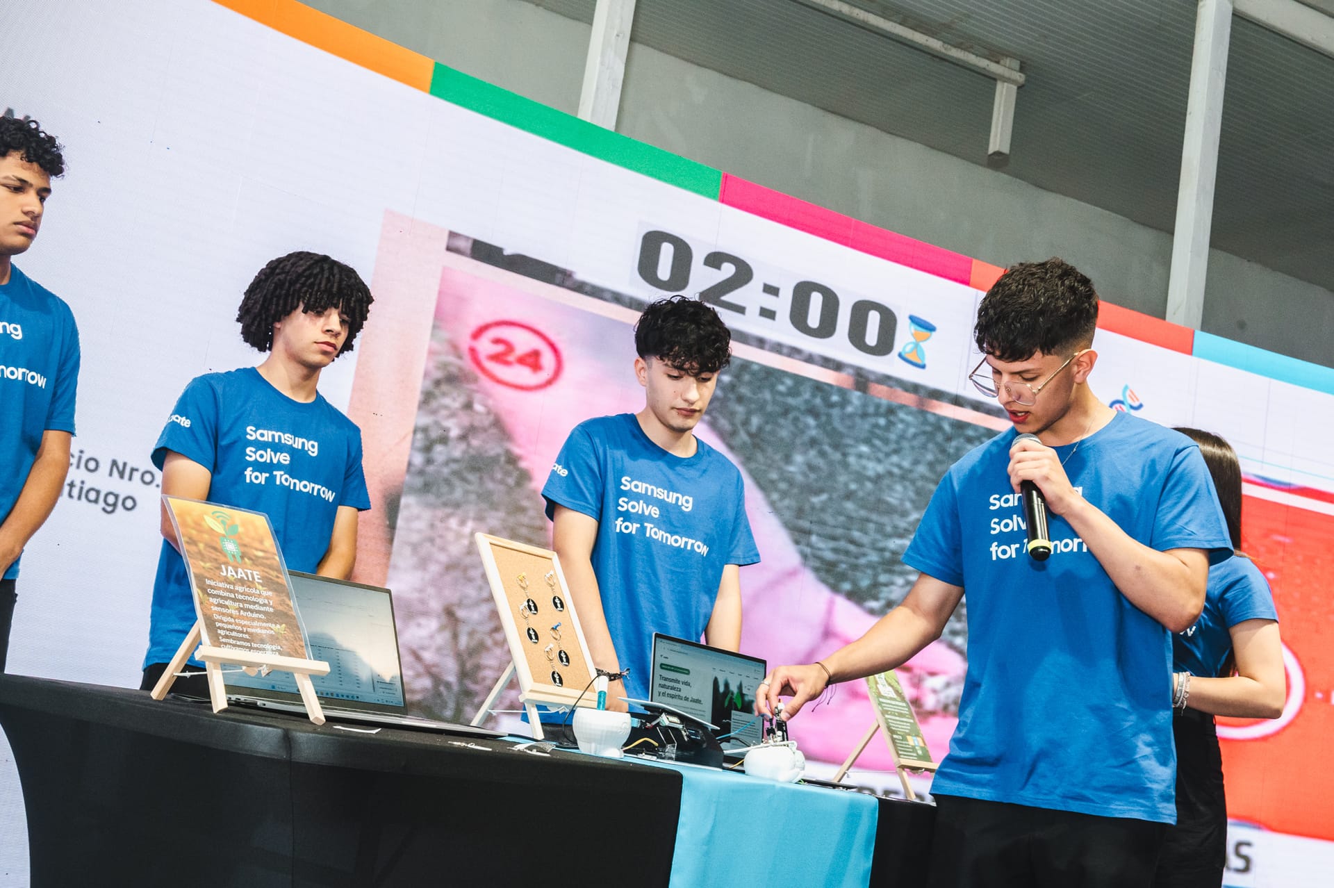 Estudiantes participando en Samsung Solve for Tomorrow