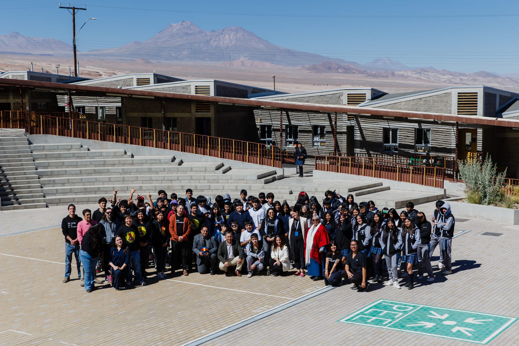 Estudiantes en Toconao durante el lanzamiento de Samsung Solve for Tomorrow 2026 en San Pedro de Atacama